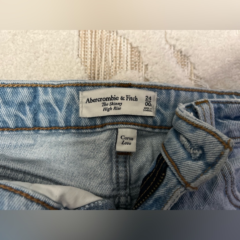 Abercrombie curve love ripped jeans